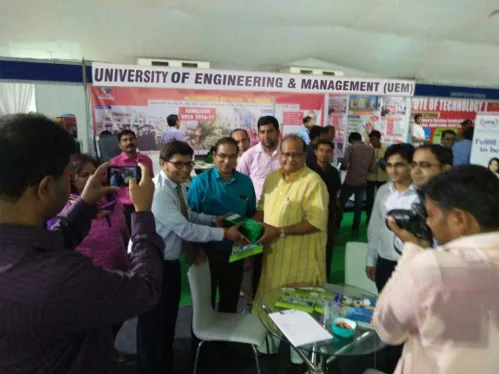 Shri Kalicharan Saraf, Hon’ble Minister of Higher Education, Govt of Rajasthan visited IEM-UEM pavilion at Birla Auditorium on 26th May, 2016