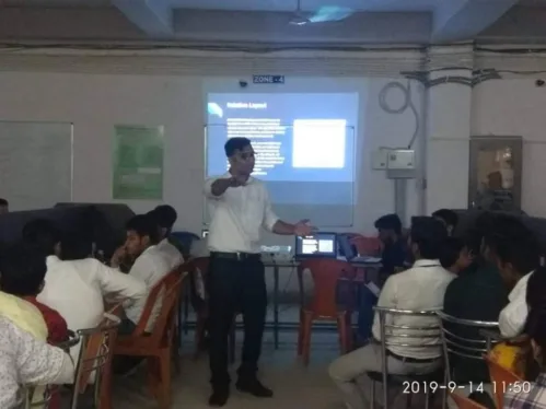 Android App development workshop was conducted by the students of 3rd year of UEM Jaipur