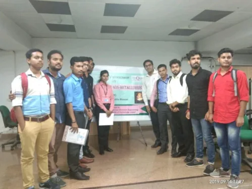 Students of UEM Jaipur visited different laboratories of MNIT